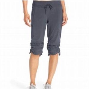 Zella Cropped Side Cinch Pants with zipper pocket and drawstring size 2